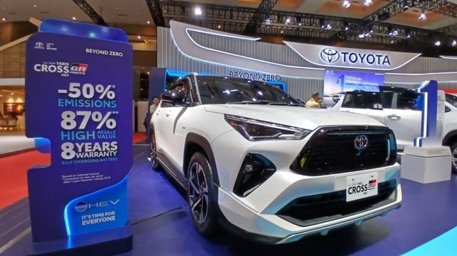 Toyota Yaris Cross Hybrid di IIMS 2025 Toyota Yaris Cross Hybrid di IIMS 2025