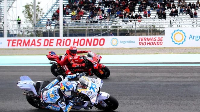 Duel Marc Marquez dan Alex Marquez di MotoGP Argentina 2025 Duel Marc Marquez dan Alex Marquez di MotoGP Argentina 2025