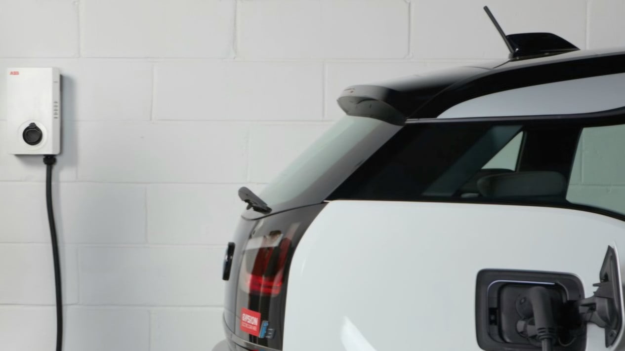 Harga BBM Bikin Mobil Listrik Bekas Laris