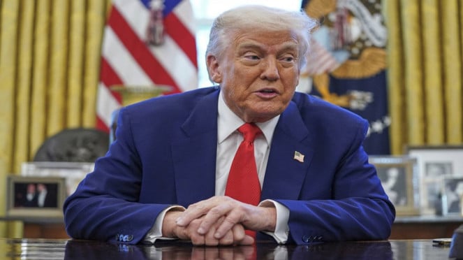Presiden AS Donald Trump usai menandatangani perintah eksekutif, Rabu, 9 April 2025, waktu setempat. Presiden AS Donald Trump usai menandatangani perintah eksekutif, Rabu, 9 April 2025, waktu setempat.