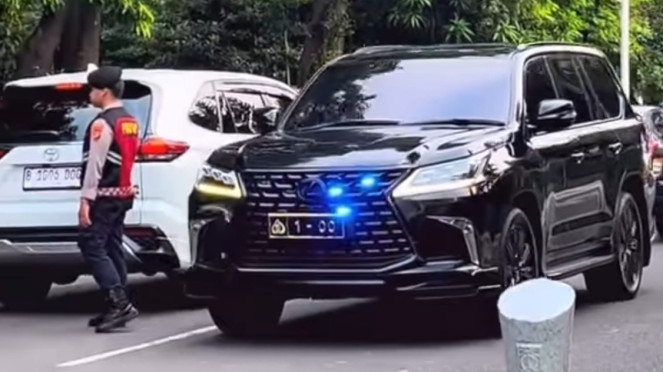 Lexus LX 600 Kapolri Jenderal Listyo Sigit Prabowo Lexus LX 600 Kapolri Jenderal Listyo Sigit Prabowo