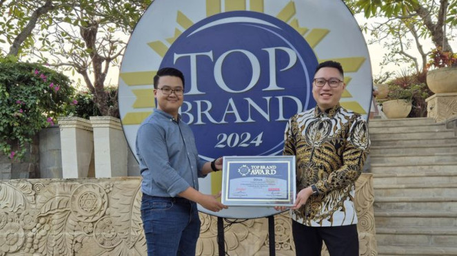 Cat semprot multifungsi Diton raih penghargaan Top Brand Award 2024 Cat semprot multifungsi Diton raih penghargaan Top Brand Award 2024