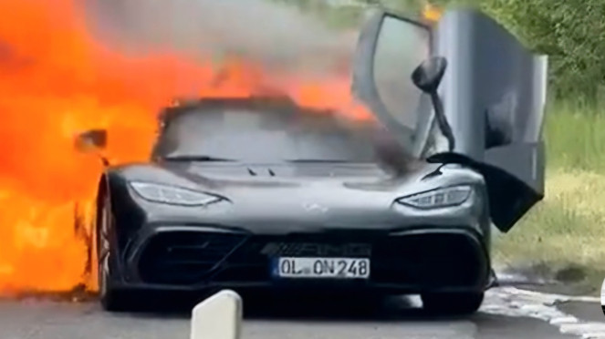 Mercedes-AMG One terbakar Mercedes-AMG One terbakar