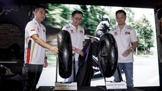 Peluncuran ban FDR Blaze MP Tourer Peluncuran ban FDR Blaze MP Tourer