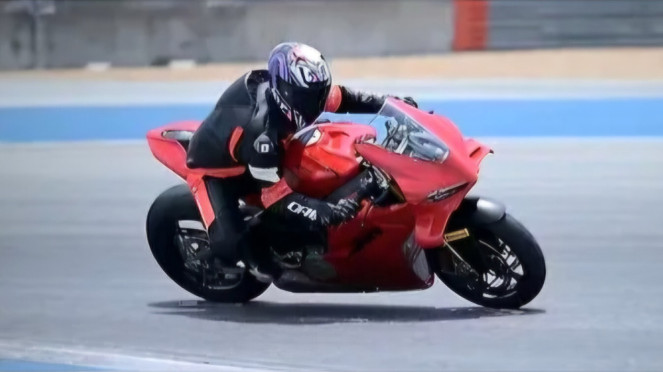 Motor sport Ducati dengan transmisi otomatis Motor sport Ducati dengan transmisi otomatis