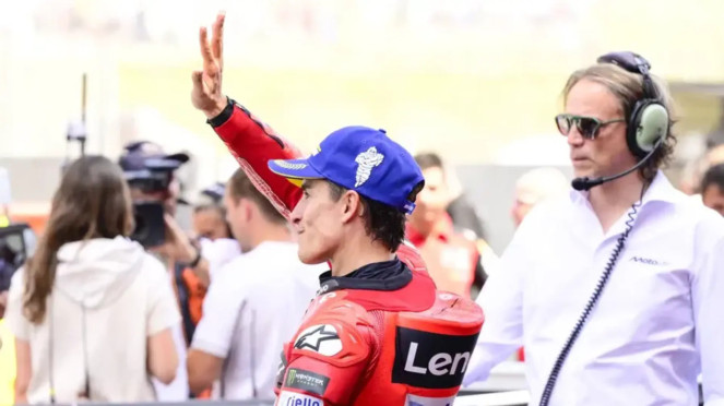 Marc Marquez dihina penggemar Valentino Rossi di MotoGP Italia Marc Marquez dihina penggemar Valentino Rossi di MotoGP Italia