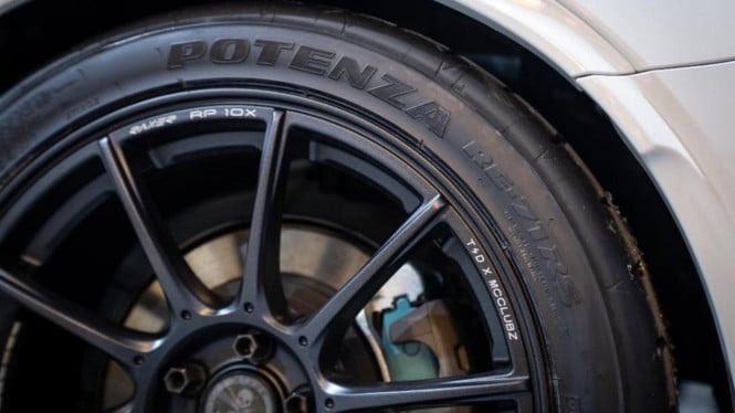 Ban Bridgestone Potenza di Autobacs Super GT Malaysia