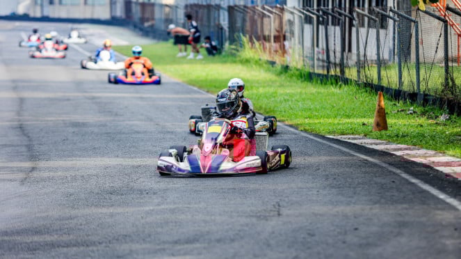 Gokart Avenue Academy Road to Pro Driver. Gokart Avenue Academy Road to Pro Driver.