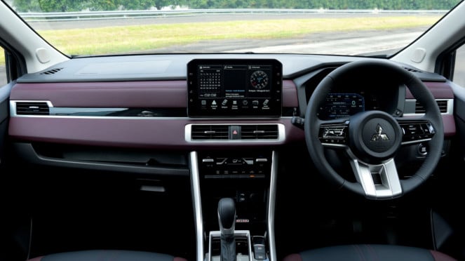 Interior New Mitsubishi Xpander Cross CVT Interior New Mitsubishi Xpander Cross CVT