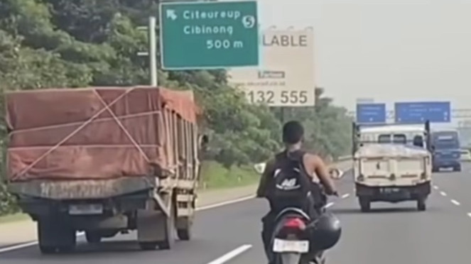 Honda Vario Masuk Tol Honda Vario Masuk Tol