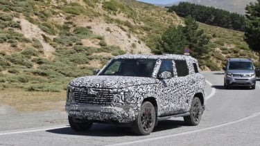 Mobil SUV baru Mitsubishi diuji coba di Eropa Selatan.