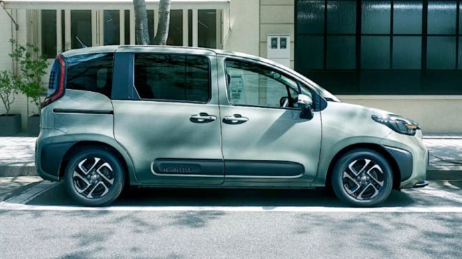 Toyota Sienta baru Toyota Sienta baru