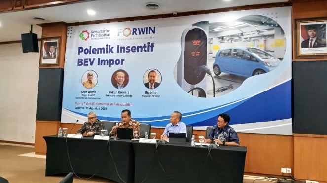 Acara diskusi mobil listrik di Kementerian Perindustrian Acara diskusi mobil listrik di Kementerian Perindustrian