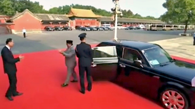 Mobil yang ditumpangi Presiden Prabowo saat kunjungan ke China. Mobil yang ditumpangi Presiden Prabowo saat kunjungan ke China.