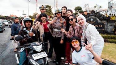 Kampanye keselamatan berkendara komunitas pemotor perempuan.
