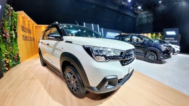 Suzuki XL7 Hybrid Alpha Kuro.