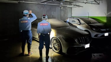 Mobil-mobil mewah korban banjir di Jepang.