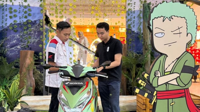 Steal the BeAT di Plaza Surabaya