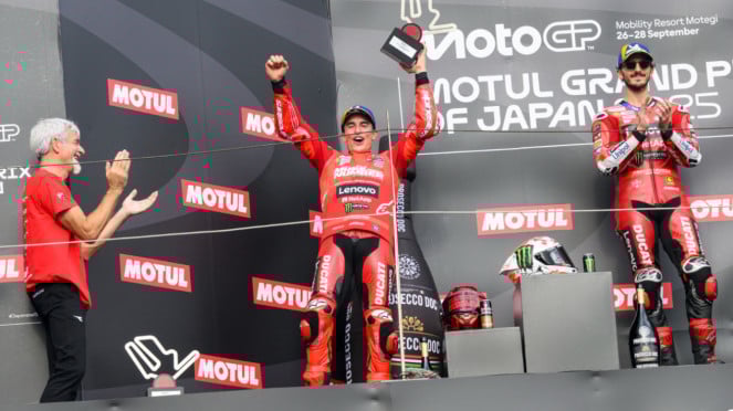 Marc Marquez naik podium di MotoGP Jepang 2025 Marc Marquez naik podium di MotoGP Jepang 2025