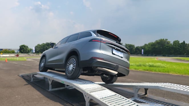 Test drive Chery Tiggo 9 CSH di Bridgestone Proving Ground Test drive Chery Tiggo 9 CSH di Bridgestone Proving Ground