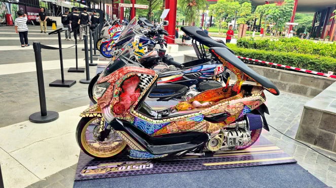 NMAX airbrush full batik NMAX airbrush full batik