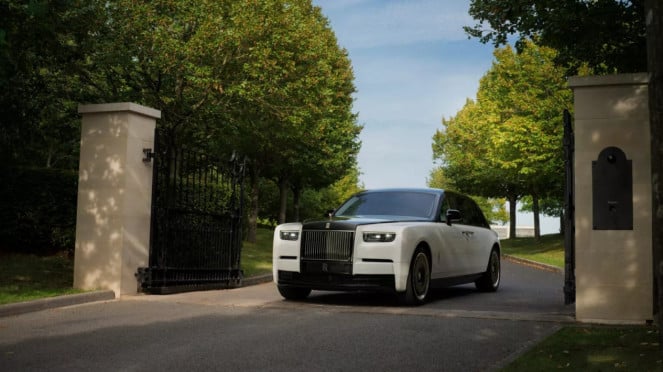 Mobil Rolls-Royce Phantom Centenary Private Collection Mobil Rolls-Royce Phantom Centenary Private Collection