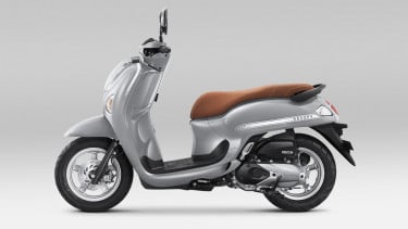 Honda Scoopy Tampil Lebih Fresh, Cek Perubahan Warna, Mesin, dan Harga Terbarunya