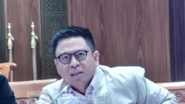 Kritik Bantuan Bencana, Anggota DPR Endipat Wijaya Punya Tank di Garasinya