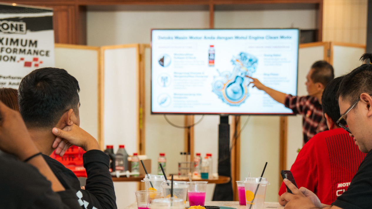 Merawat Sepeda Motor Tidak Sekadar Ganti Oli