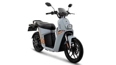 Motor listrik Baru Charged Pakai Fast Charging