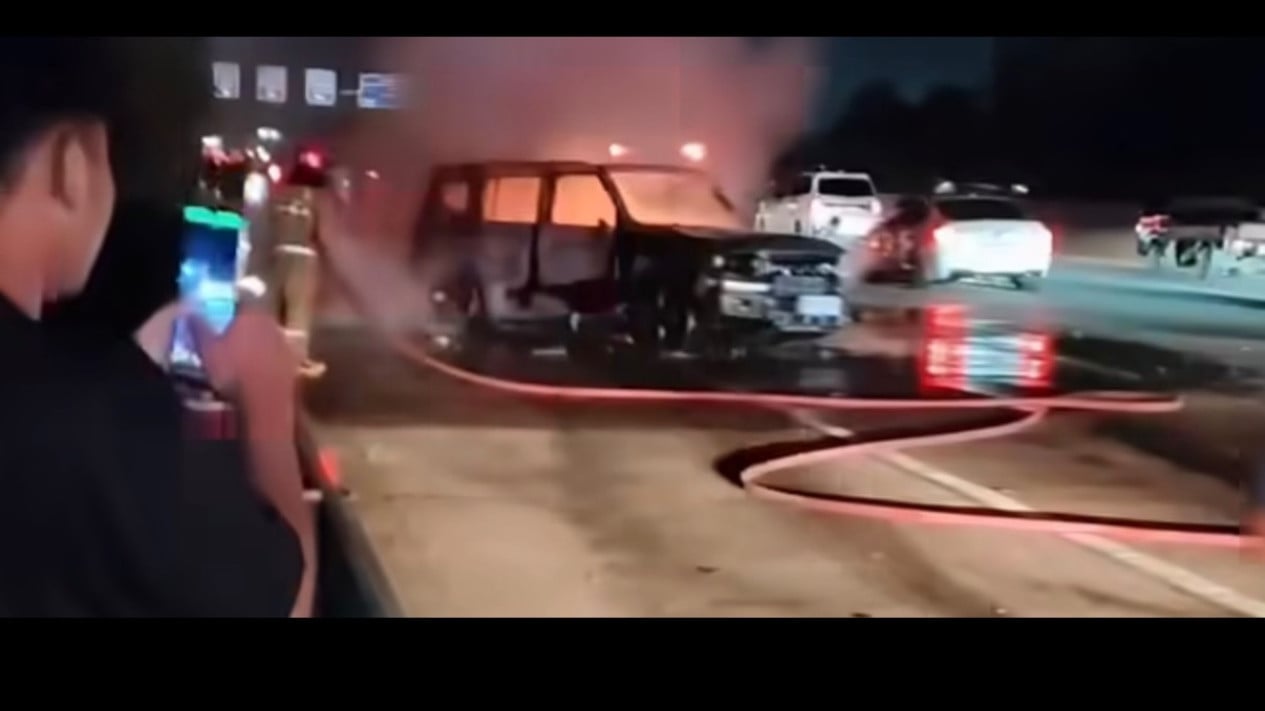 Mobil Jetour Terbakar di Jagorawi, Teknisnya Masih Diusut