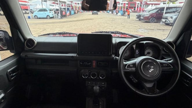 Kencan Singkat Suzuki Jimny 5 Pintu di IIMS 2026: Off-Road Tangguh dengan Sentuhan Modern