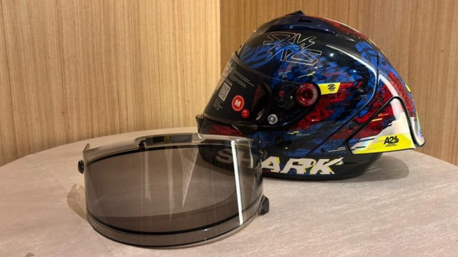Helm Edisi Pembalap Dunia Resmi Dipasarkan di Indonesia