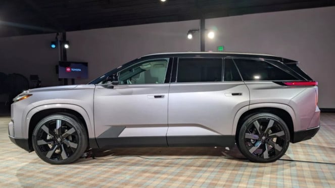 Mobil Toyota Ini Punya Fitur Gagang Pintu Unik