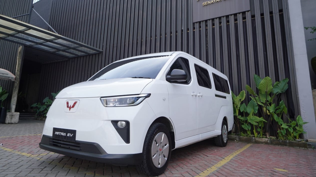 Ambulans Listrik Wuling Segera Beroperasi di Jakarta
