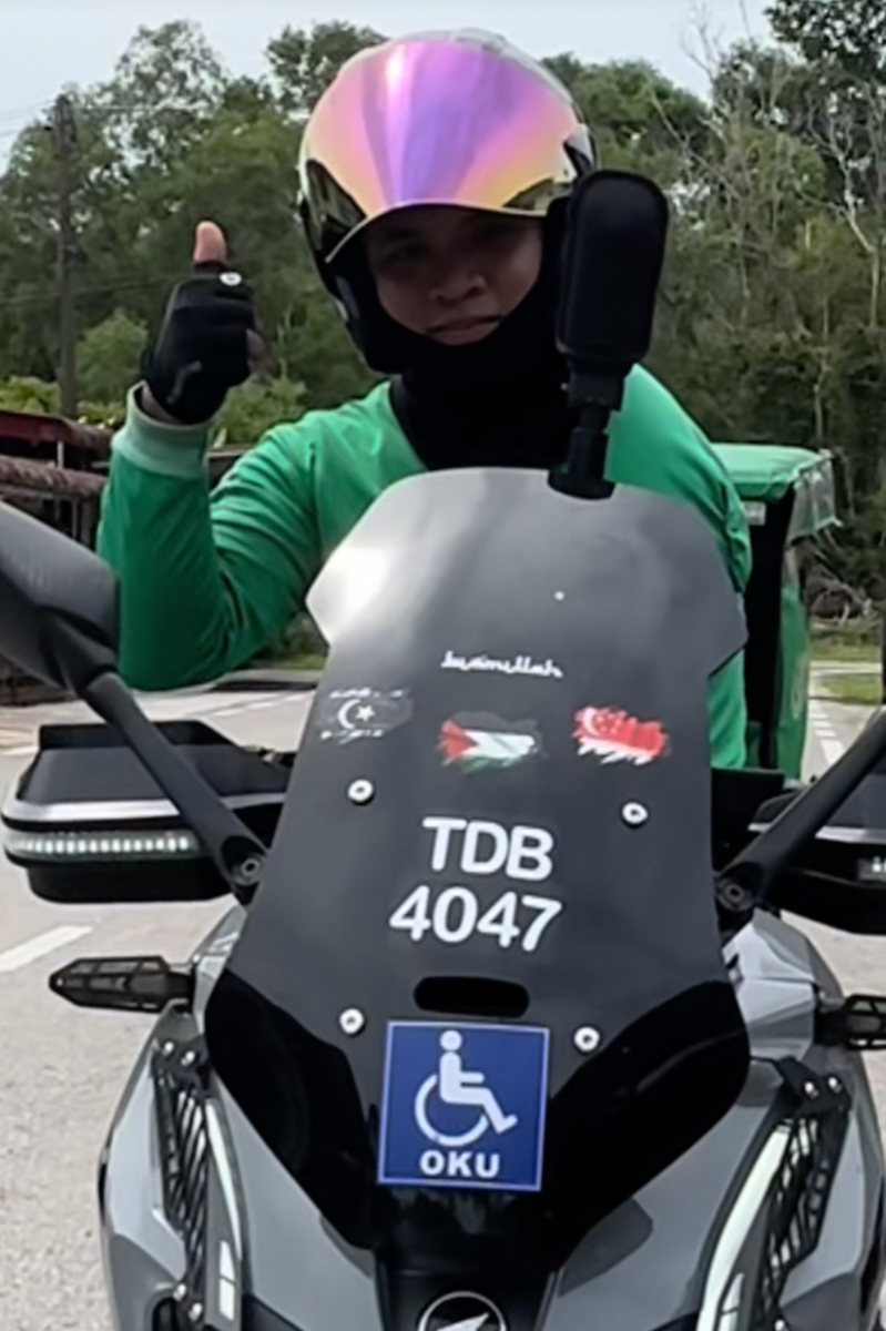 Kehilangan Anggota Badan tidak Menghalang Ahmad Nabil Teruskan Kerja Menghantar Barang