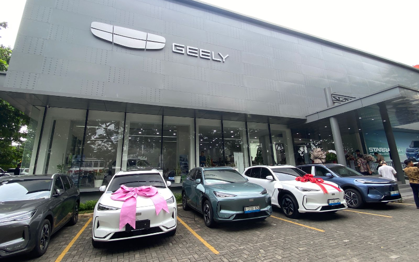 Geely Bersama Wonder Group Tancap Gas, Resmikan Tiga Dealer, Roadmap 40 Dealer Kian Dekat