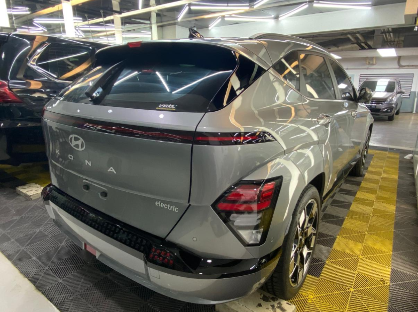 Kenapa Kaca Film Baru Dipasang Tidak Boleh Dinaik-turunkan? Ini Penjelasan Ahlinya