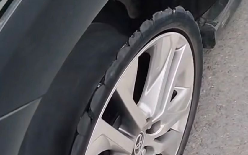 Kasus Berulang, Insiden Ban Robek Menimpa Pengguna Toyota Innova Zenix di Jalan Tol