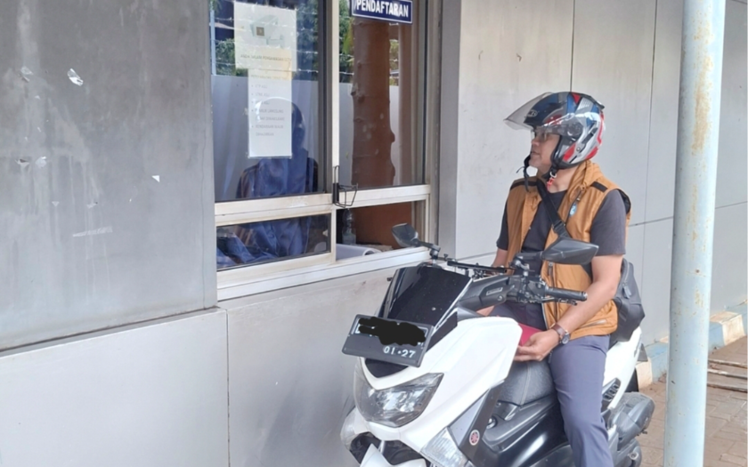 Cara Bayar Pajak Kendaraan Nggak Sampai 5 Menit, Pakai Jalur Drive Thru Aja!