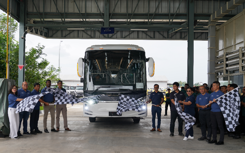Bus Mercedes-Benz Buatan Cikarang Siap Mengaspal di Jalanan Thailand