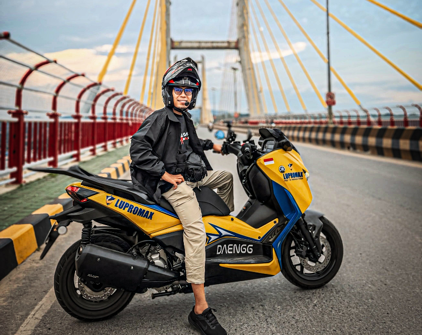 Anshar Pakai Yamaha XMAX TechMAX Touring ke Kampung Halaman, Setelah Taklukkan Mekkah