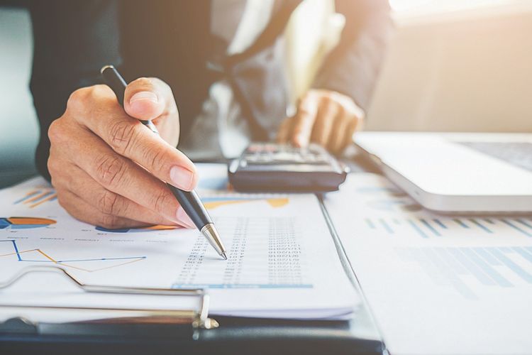 Soal Mobil Lexus Dedi Mulyadi Nunggak Pajak, Bolehkah Mobil Masih Kredit Dimutasi?