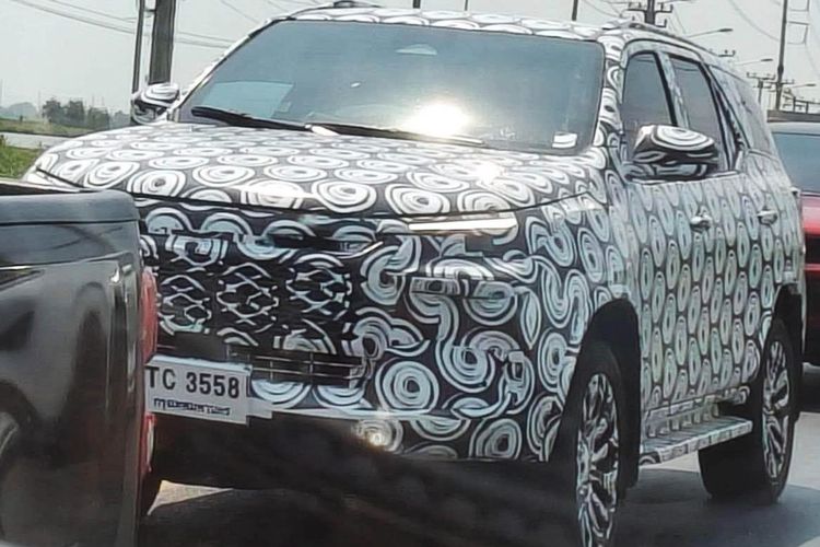 Rendering Wajah dan Desain Toyota Fortuner 2026