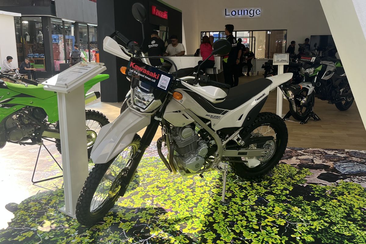 Kawasaki, KLX230 Sherpa, Jakarta Fair 2025, jakarta fair 2025, motor petualangan, Kawasaki KLX230 Sherpa Resmi Diluncurkan di Jakarta Fair 2025