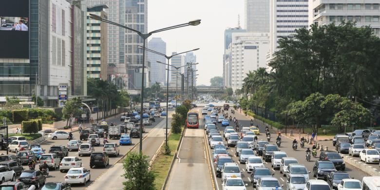 transportasi umum, Kemacetan Jakarta, solusi berkelanjutan, Mizandaru Wicaksono, Jumlah Kendaraan di Jakarta Mengalahkan SIngapura
