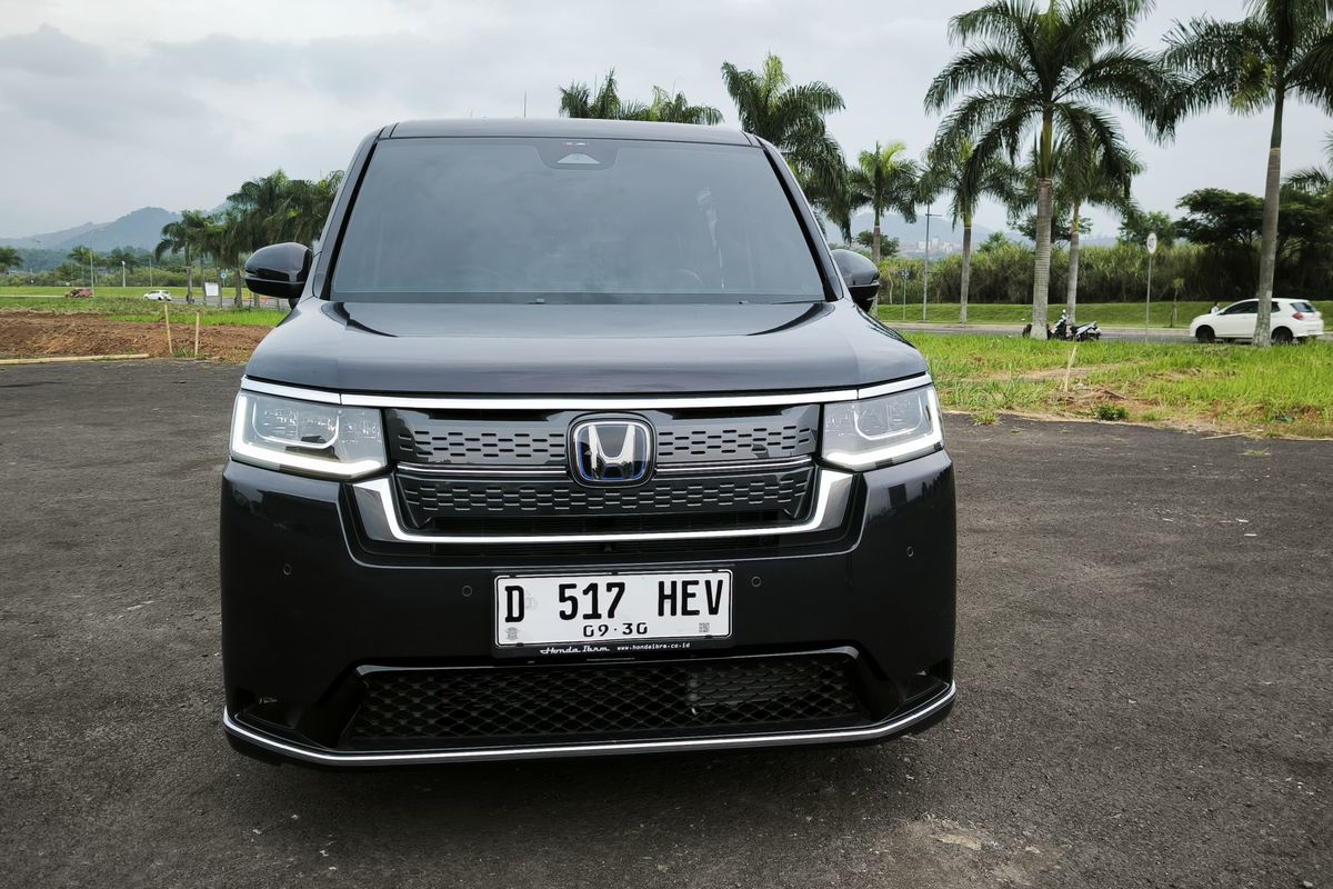 Honda Prospect Motor, Honda Step WGN, honda step wgn hybrid, step wgn hev, Menjajal Honda Step WGN e:HEV: Nyaman untuk Pria, Ramah buat Perempuan