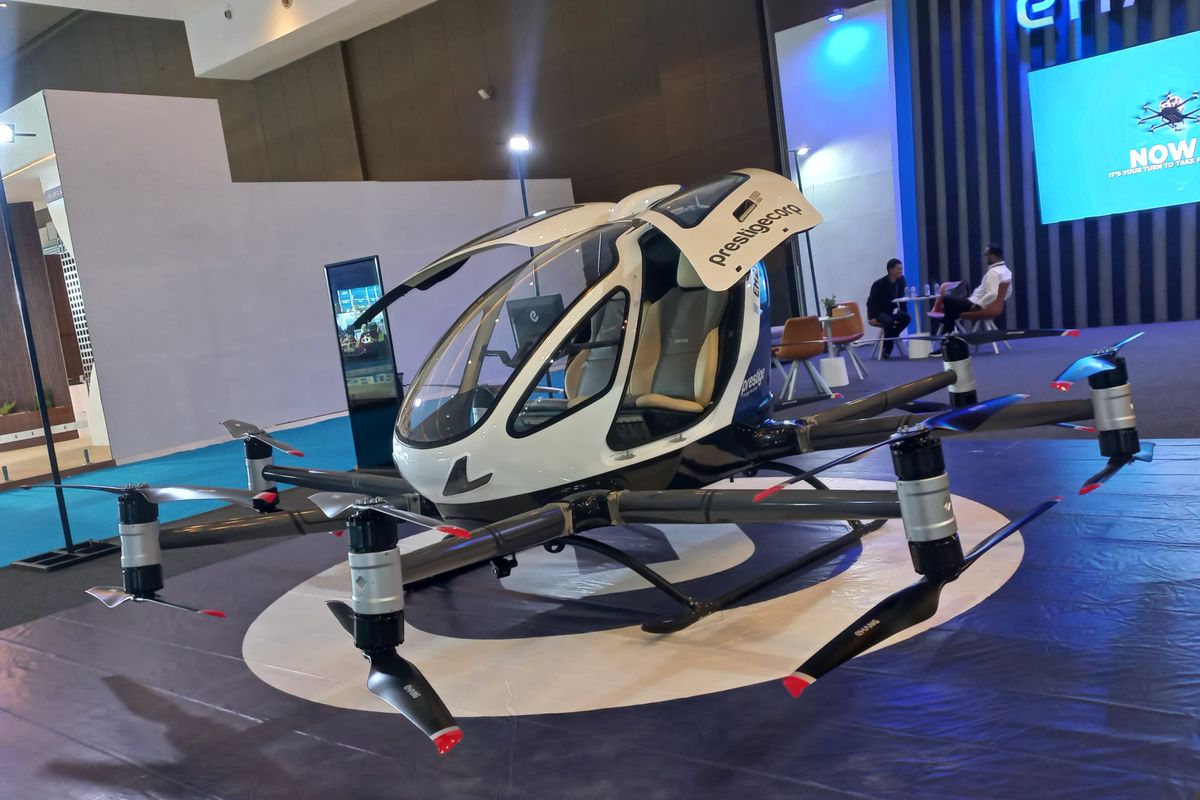 EHang 216, Taksi terbang, taksi terbang, transportasi listrik, Taksi Terbang, PEVS 2025, Lihat Lagi Spesifikasi EHang 216 yang Mejeng di PEVS 2025