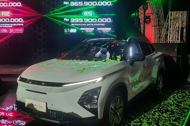Chery, Chery C5, Chery E5, Chery Indonesia, chery c5, chery e5, Chery C5 dan E5 Resmi Meluncur, Harga Rp 300 Jutaan