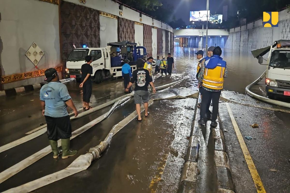 Banjir Bali, nomor darurat, bencana banjir di bali, nomor darurat banjir bali, daftar nomor darurat, Banjir Bali, Catat Nomor Darurat yang Bisa Dihubungi Warga